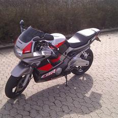 Honda CBR 600 F2