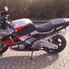 Honda CBR 600 F2