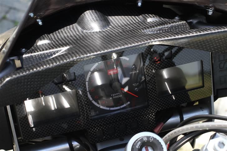 Aprilia RSV 1000 Tuono billede 16