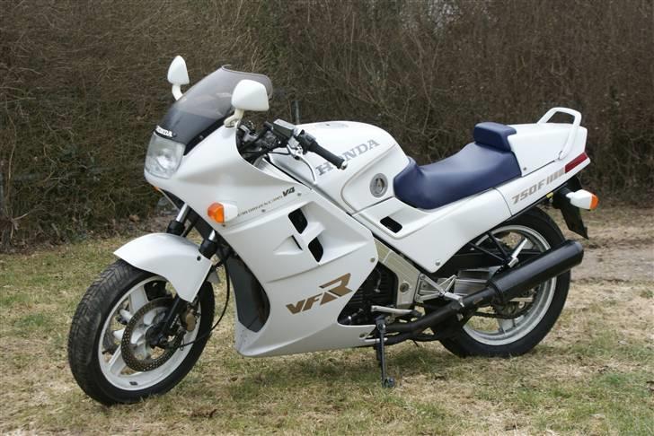 Honda VFR 750 F billede 2
