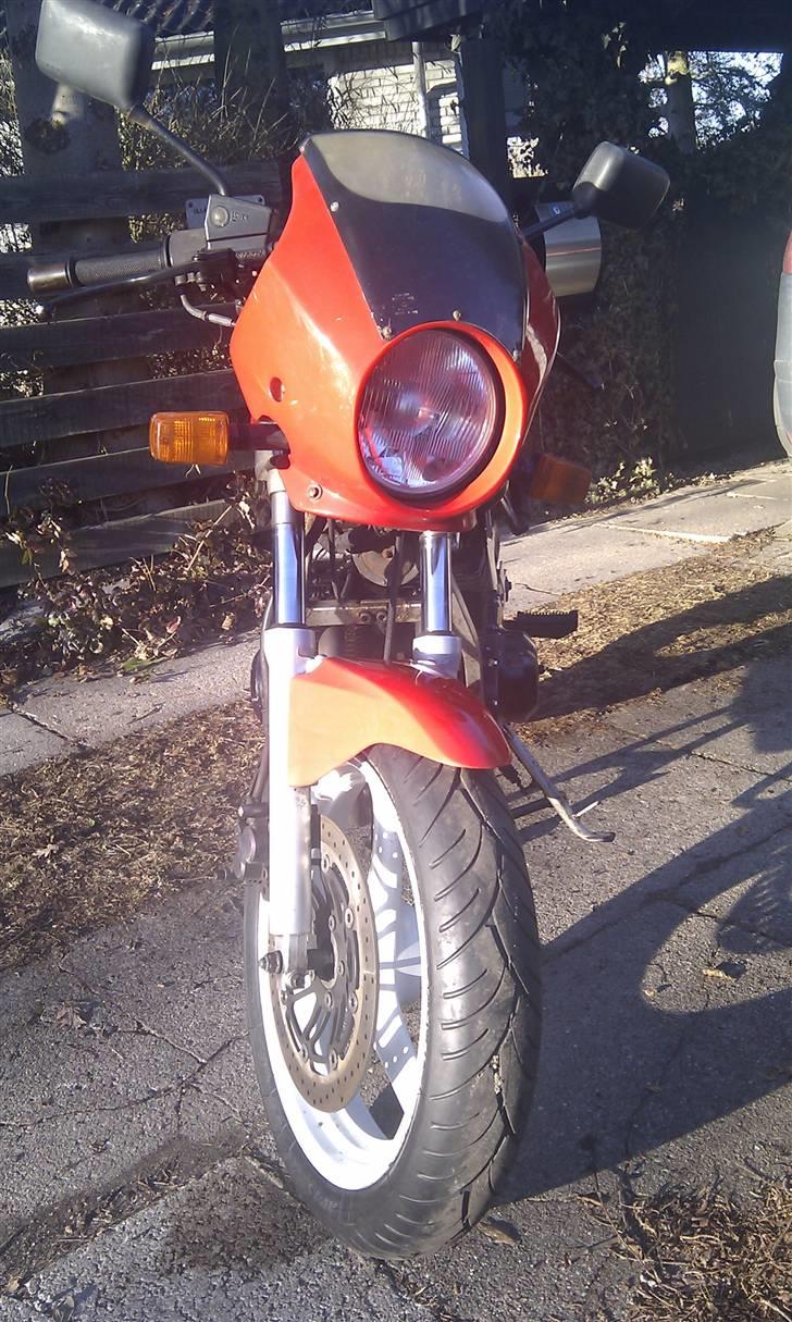 Suzuki GS500 - Kameraet har desærre forvrænget den røde farve billede 7