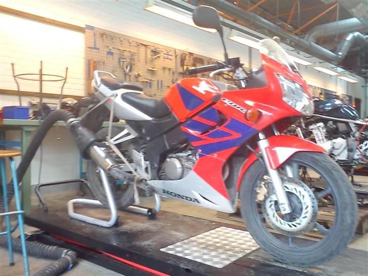 Honda CBR 125R ~DØD~ - Lidt vedligeholdelse billede 17