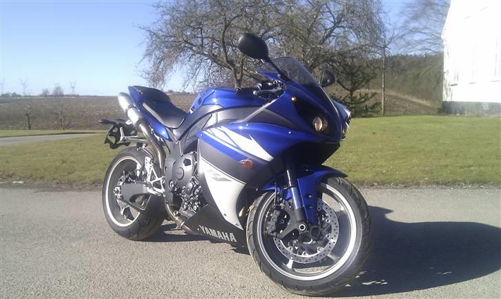 Yamaha YZF R1 billede 2