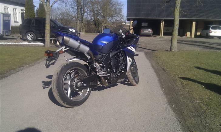 Yamaha YZF R1 billede 3