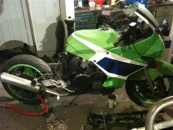 Kawasaki gpx 750 r billede 2