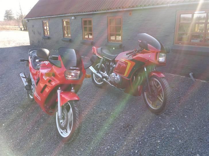 Suzuki gsx 600 f "Total skadet" - Holder sammen med min far´s Honda cb 750 f billede 9