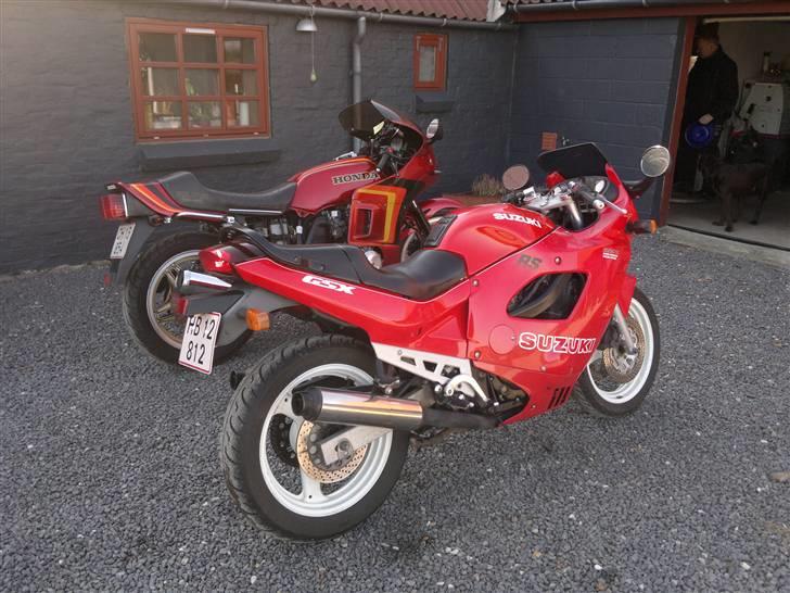 Suzuki gsx 600 f "Total skadet" - Holder sammen med min far´s Honda cb 750 f billede 11