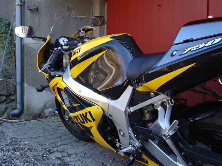 Suzuki GSX R 750 billede 3