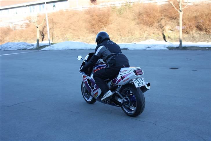 Yamaha YZF 750R (SOLGT) billede 8