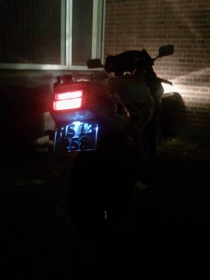 Yamaha YZF 750R (SOLGT) billede 10