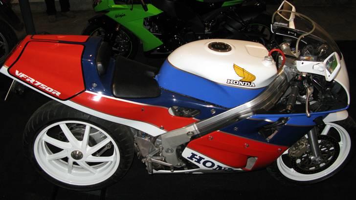 Honda VFR 750R RC30 - Til udstilling med org. fælge. billede 5