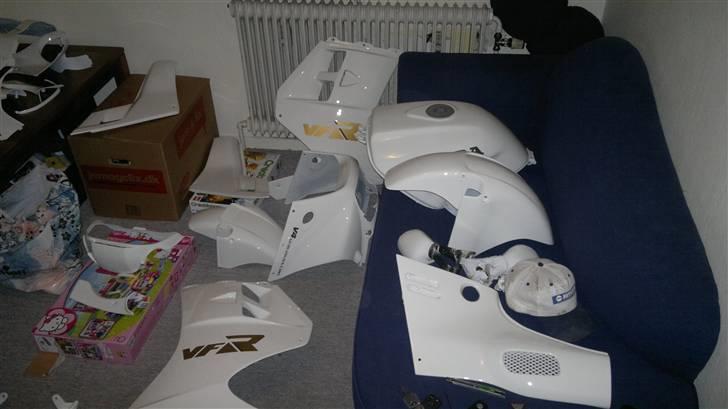 Honda VFR 750 F  " SOLGT" - nymalet billede 6