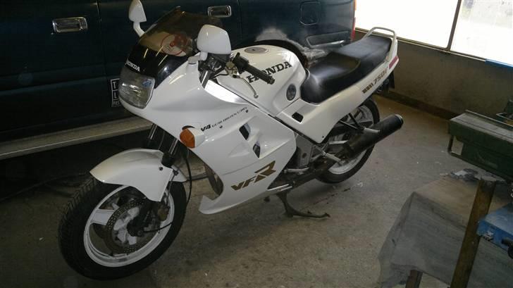 Honda VFR 750 F  " SOLGT" - nymalet billede 10