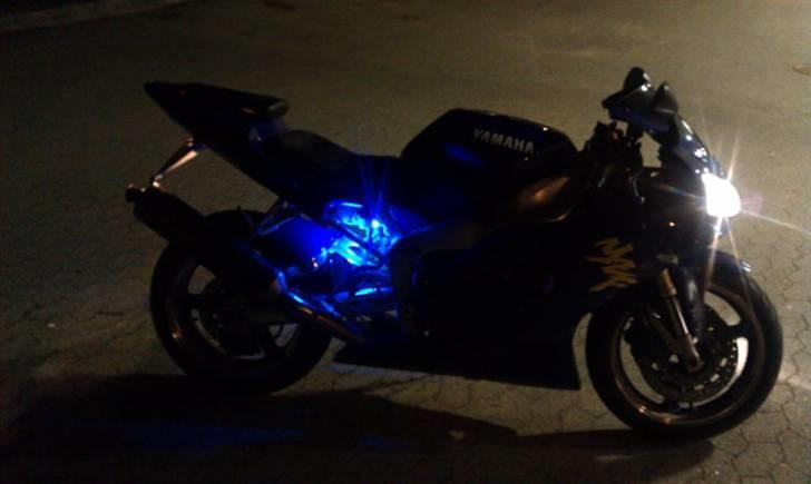 Yamaha R1 billede 7