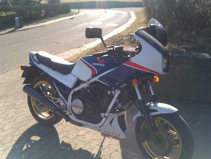 Honda vf 750 f billede 1