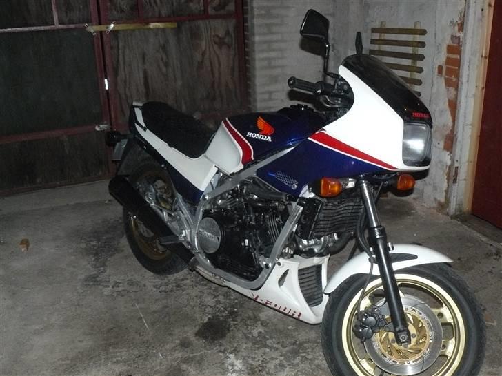 Honda vf 750 f billede 2
