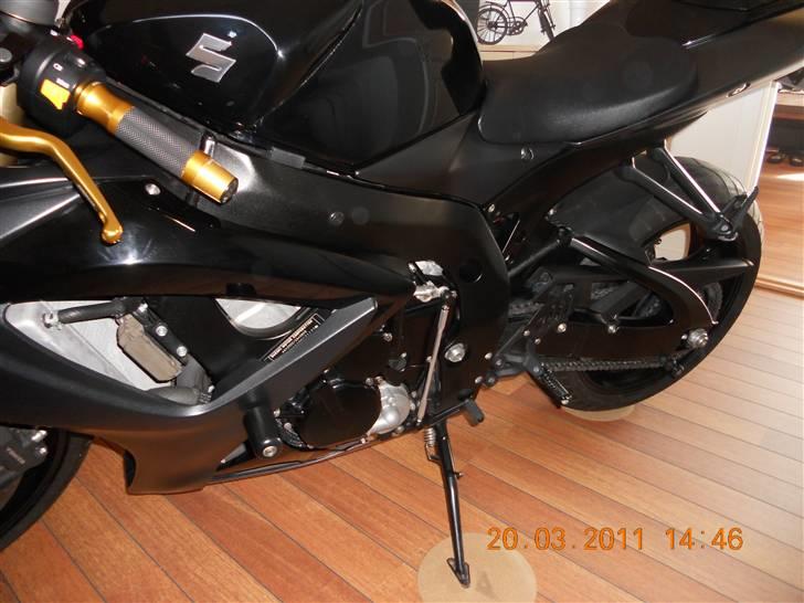 Suzuki gsx r 600 - alt alu er auser sort billede 2
