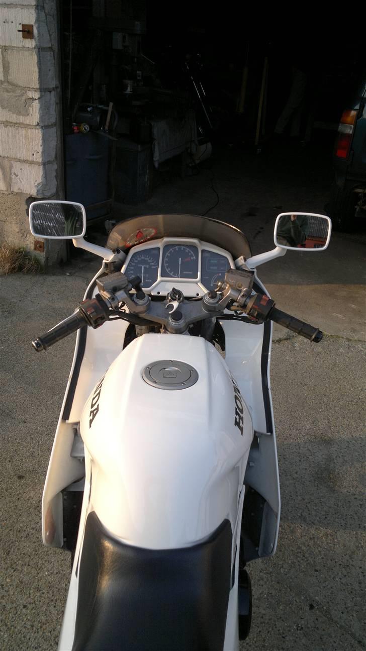 Honda VFR 750 F  " SOLGT" - solskin på billede 15