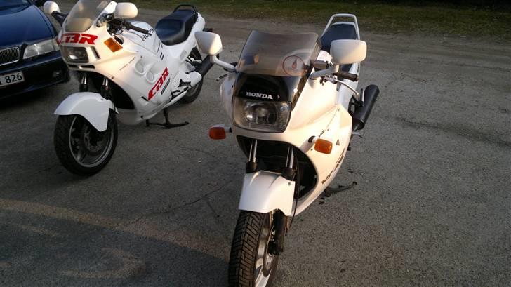 Honda CBR 1000   SOLGT SOLGT - så er begge klar til sommer billede 20