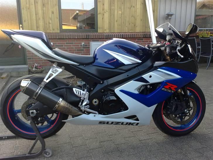 Suzuki GSXR 1000 --solgt-- - Som den stod hos ham jeg købte den af for et par år siden nu... billede 4