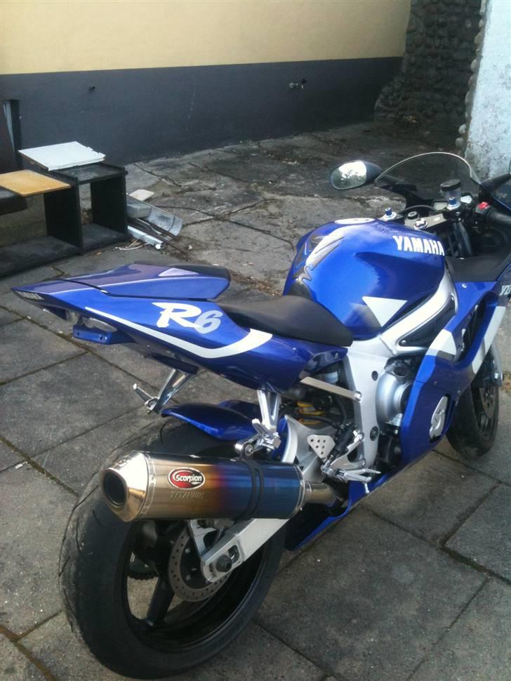 Yamaha R6 billede 3