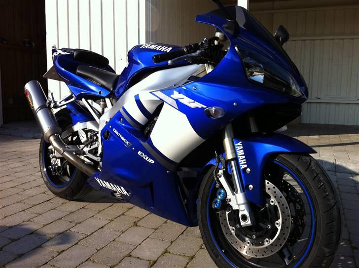 Yamaha yzf R1 billede 2