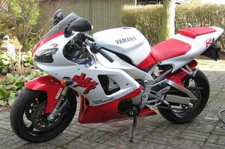 Yamaha r1 (SOLGT) billede 1