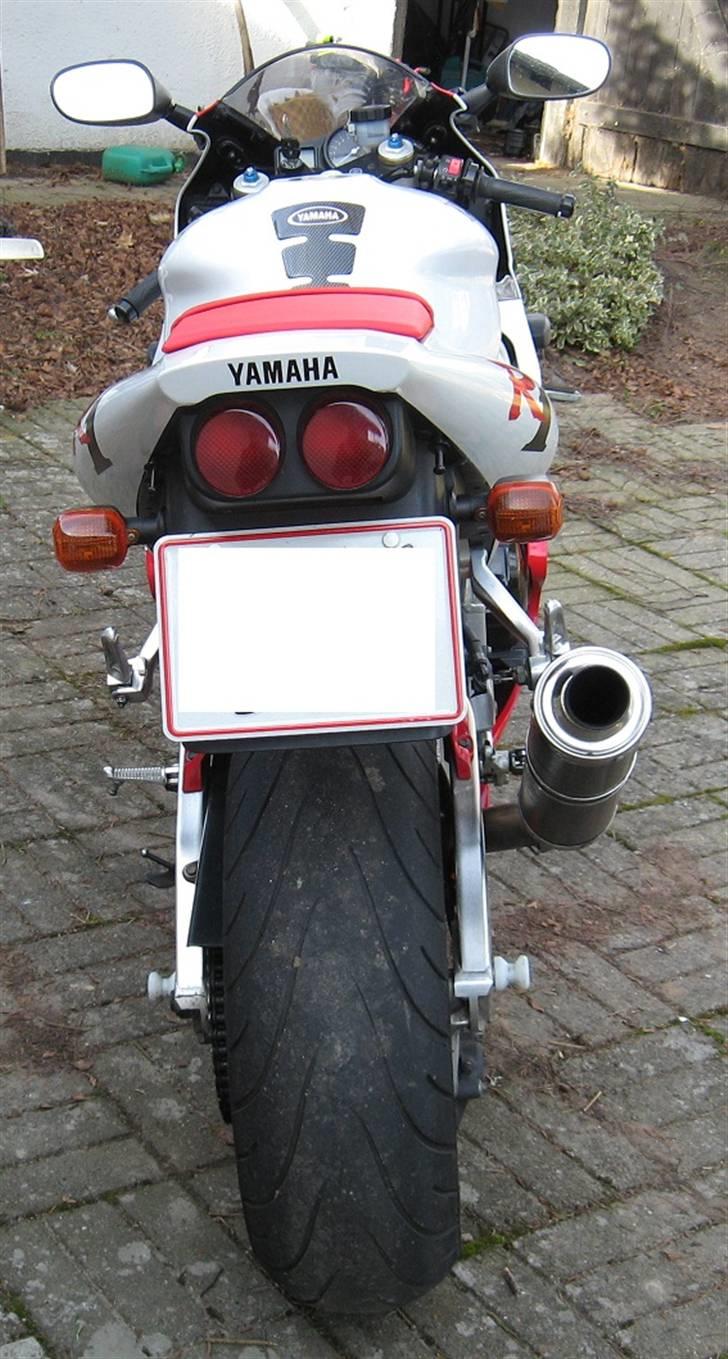Yamaha r1 (SOLGT) billede 2