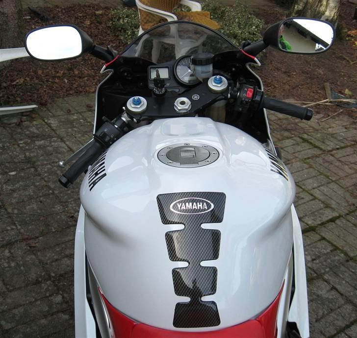Yamaha r1 (SOLGT) billede 4