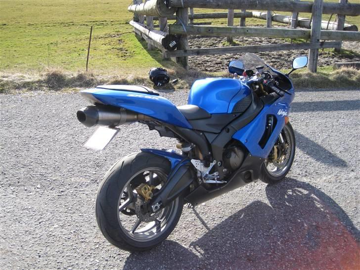 Kawasaki ZX6R 636 [Solgt] billede 4