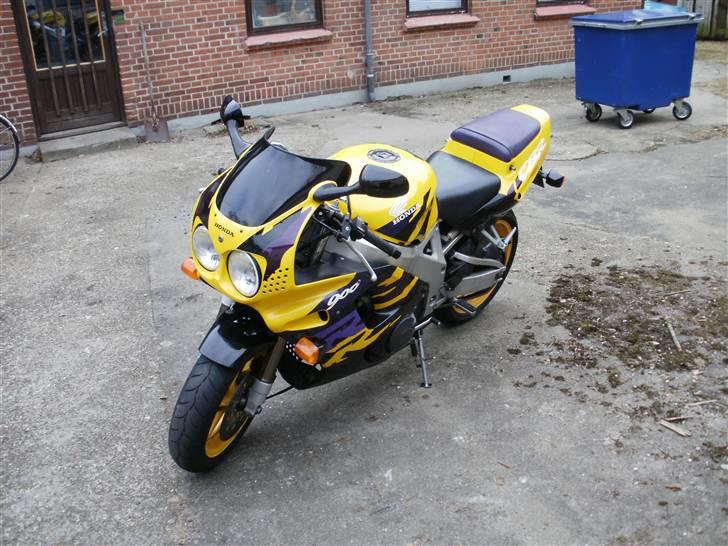 Honda cbr 900 rr sc28 solgt billede 3