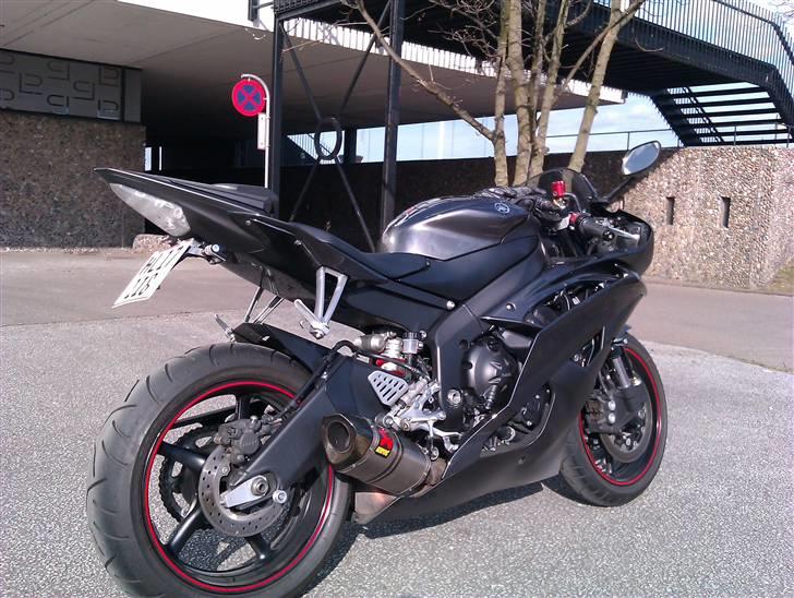 Yamaha R6 billede 3