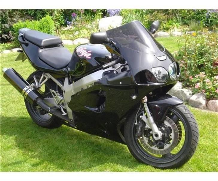 Kawasaki ZX-7R billede 6