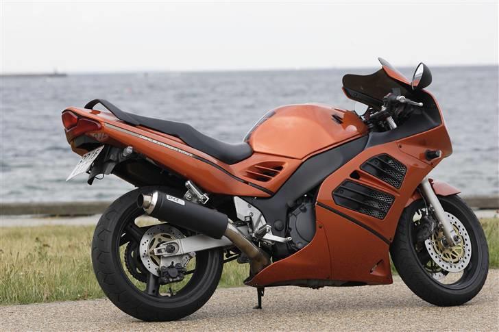 Suzuki rf 900r billede 3