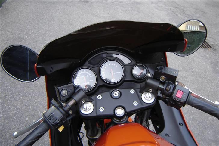 Suzuki rf 900r billede 9