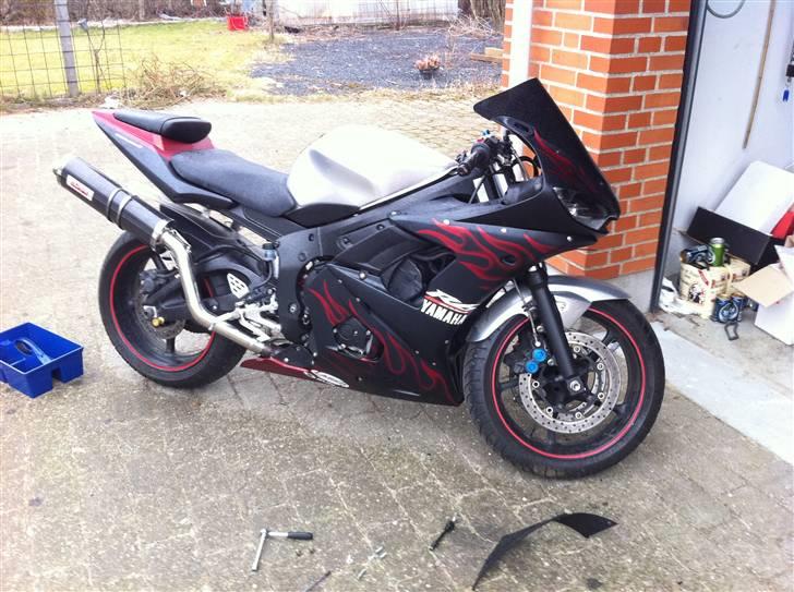 Yamaha R6 billede 9