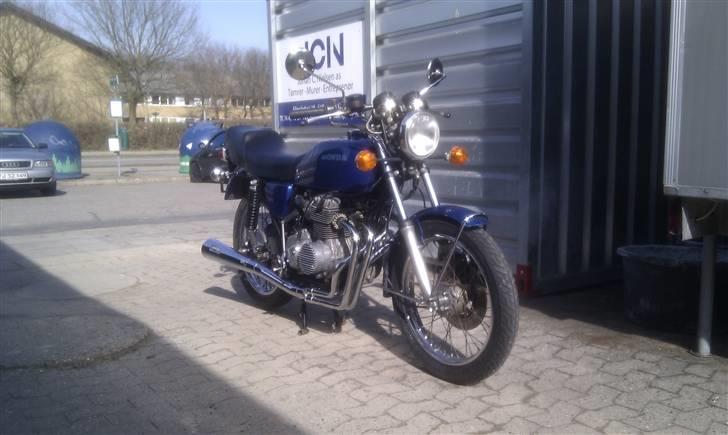 Honda CB 400 F billede 2