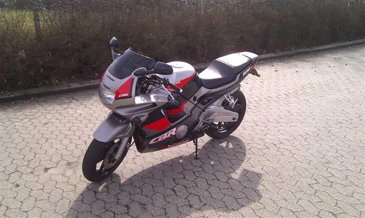 Honda CBR 600 F2 billede 2