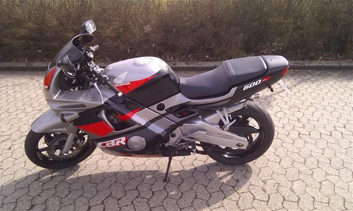Honda CBR 600 F2 billede 3