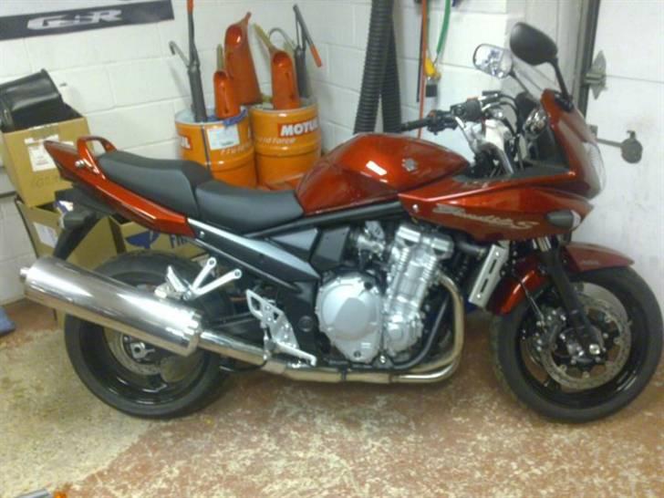 Suzuki GSF 1250K8. bandit - den bliver klargjort... til mig billede 1