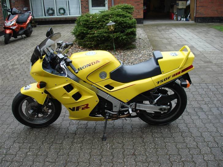 Honda VFR 750 F billede 3
