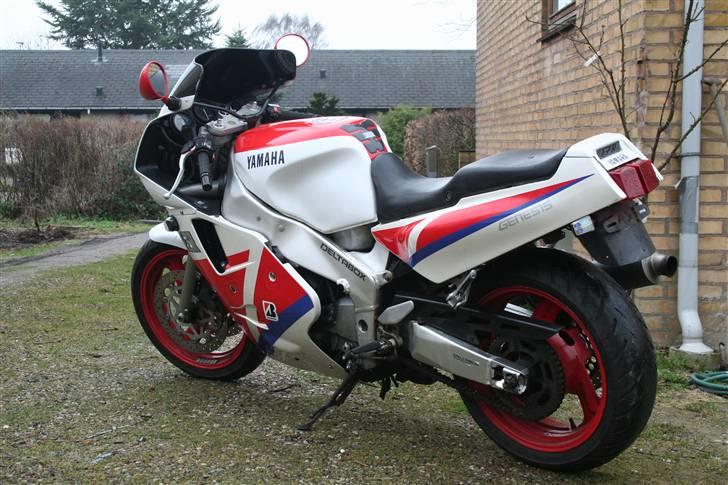 Yamaha FZR 1000 billede 1