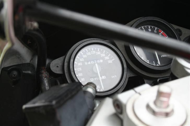 Yamaha FZR 1000 billede 2