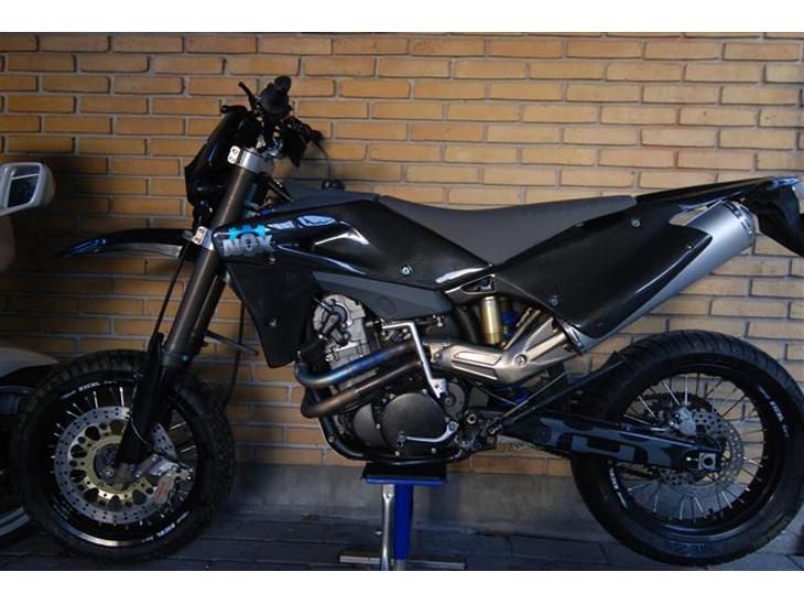 {{currentPhoto.altText}} billede {{currentPhoto.number}}