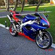 Yamaha yzf R1.