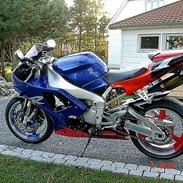 Yamaha yzf R1.