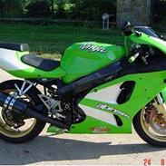 Kawasaki ZX7R 