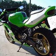 Kawasaki ZX7R 