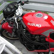 Suzuki GSX 600 F