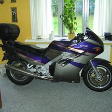 Suzuki GSX 1100 F